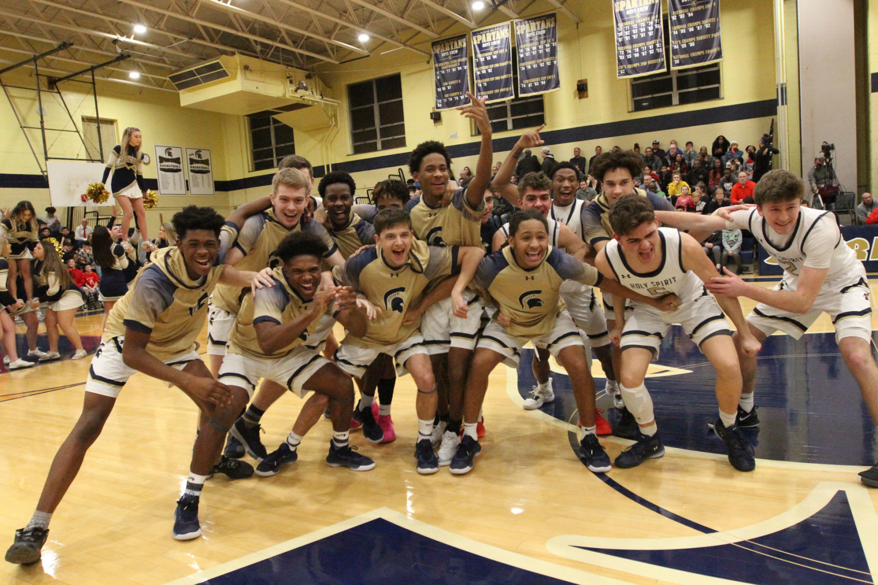 Holy Spirit Mainalnd boys basketball